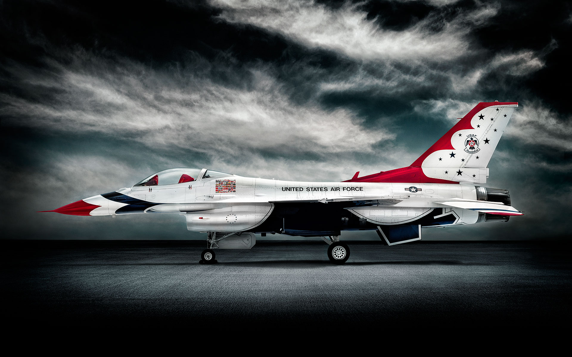 F16 USAF Thunderbirds ©B Bunting